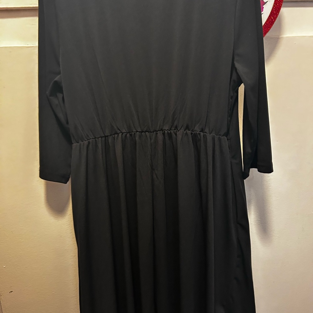 Elegant Black and gold Sequin Dress - Picture 9 of 16